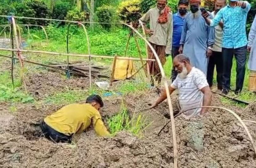 গাইবান্ধায় প্রায় আড়াই মাস পর কবর থেকে মরদেহ উত্তোলন