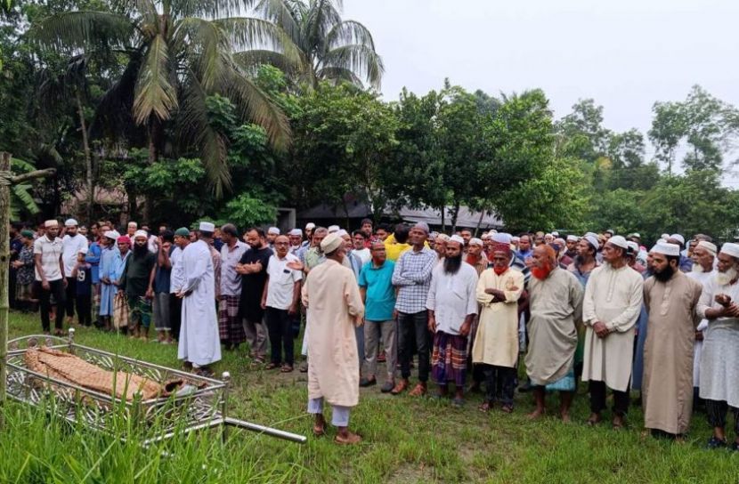 বাগেরহাটে একই পরিবারের তিনজনকে হত্যা, দাফন সম্পন্ন
