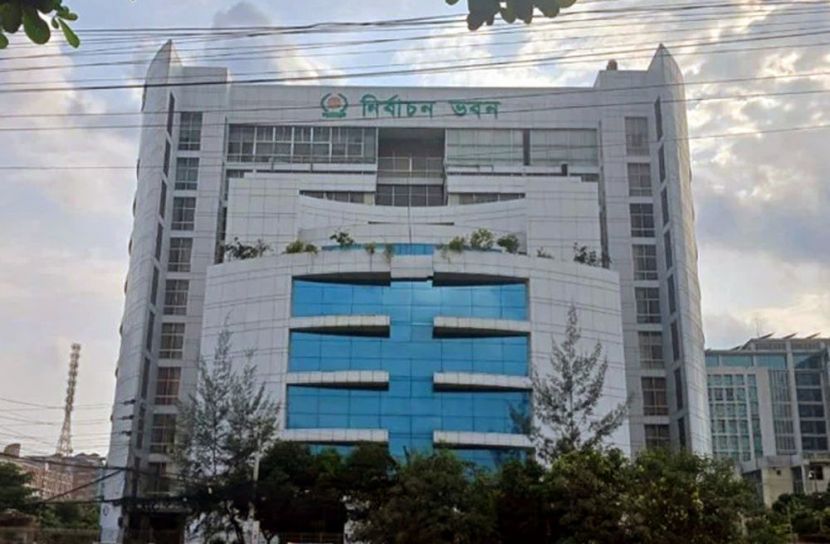 আমলাতন্ত্রে আটকে আছে ইসির ফাইল, পদোন্নতি নেই ২১ বছরেও 
