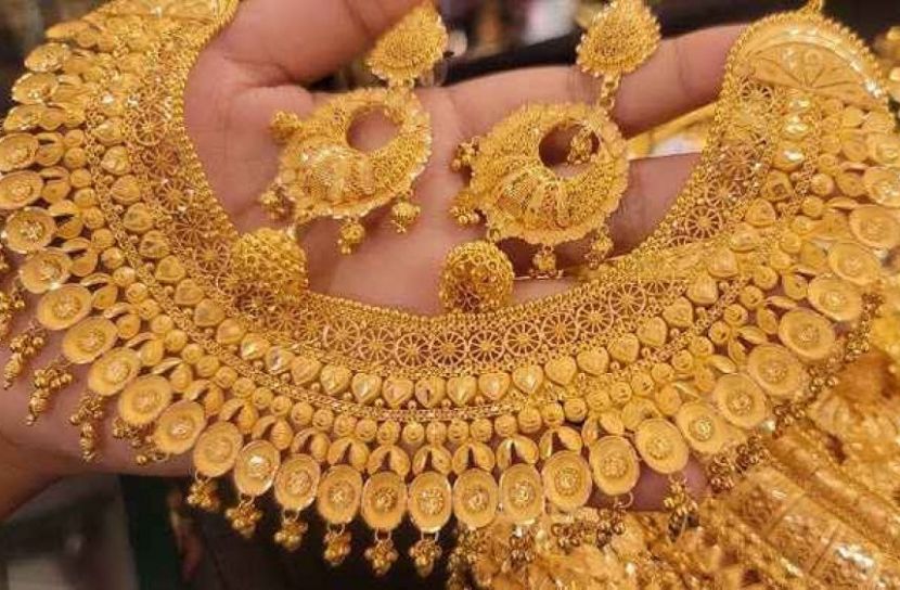 স্বর্ণের দাম ভরিতে বাড়ল ২১৫৮ টাকা