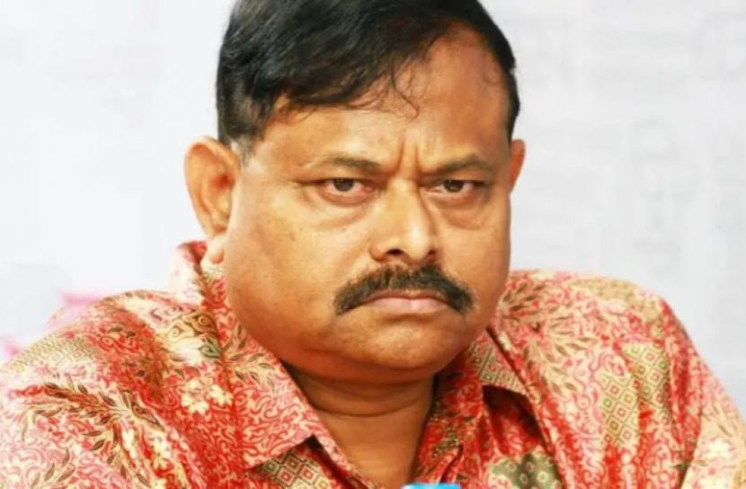 সাবেক সেনাপ্রধানের বিরুদ্ধে রেড নোটিশ জারির আবেদন