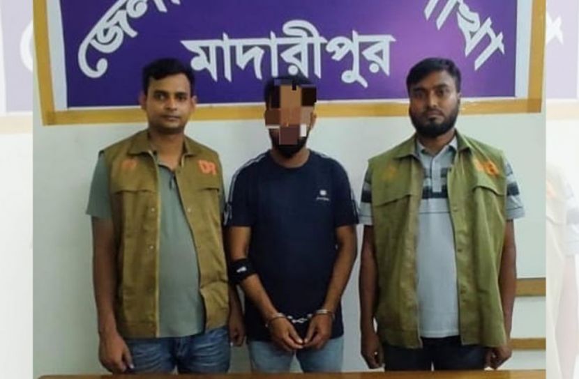 মাদারীপুরে  মাদক কারবারি গ্রেফতার