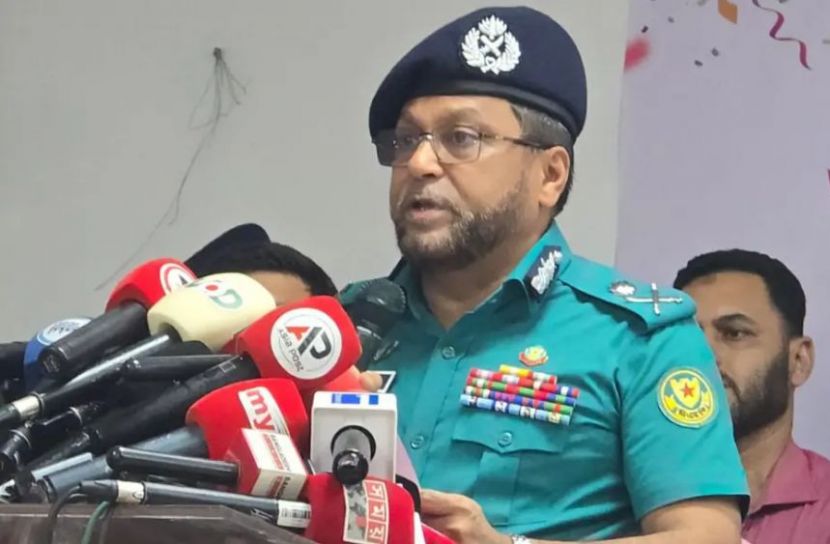 জনগণের স্বার্থে পুলিশ-গণমাধ্যম বন্ধু : ডিএমপি কমিশনার