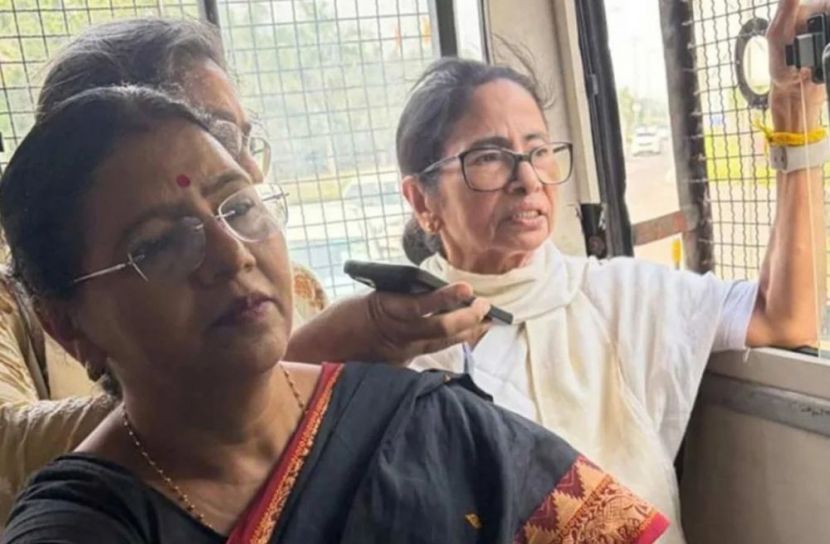 দিল্লিতে আটক মমতা বন্দ্যোপাধ্যায় ও তৃণমূল সাংসদরা
