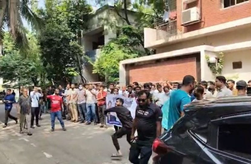 গ্রেপ্তারের দাবিতে জি এম কাদেরের বাসায় হামলা