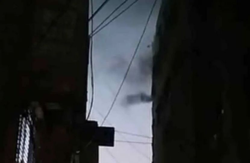 চকবাজারে সাততলা ভবনের মার্কেটে আগুন, নিয়ন্ত্রণে ৫ ইউনিট