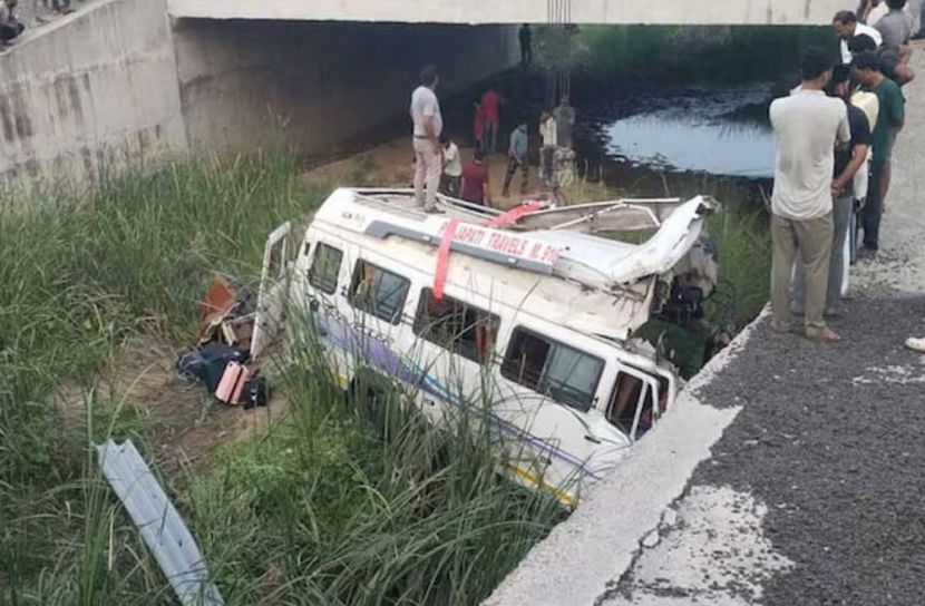রাজস্থানে যাত্রীবাহী বাস উল্টে ৮ জন নিহত