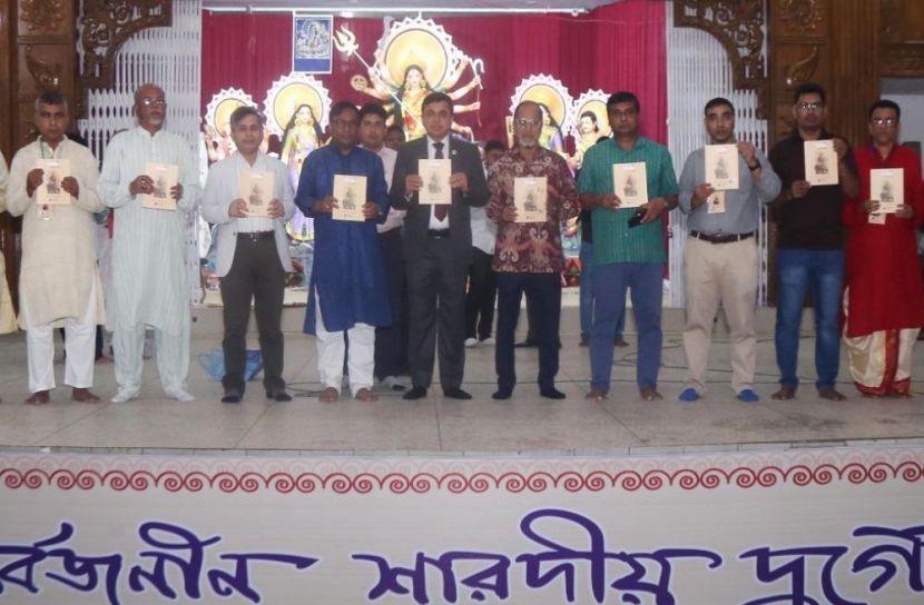 ঢাবির জগন্নাথ হল পূজামণ্ডপ পরিদর্শনে প্রো-ভিসি
