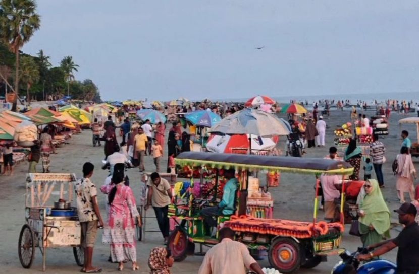 বিচ কার্নিভালের উন্মাদনায় মুখর কুয়াকাটা
