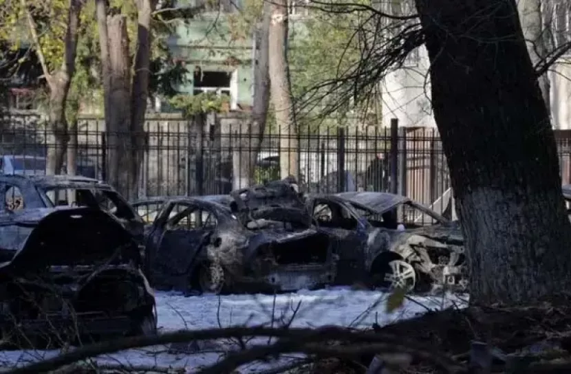 Russian strikes on Ukraine kill eight
