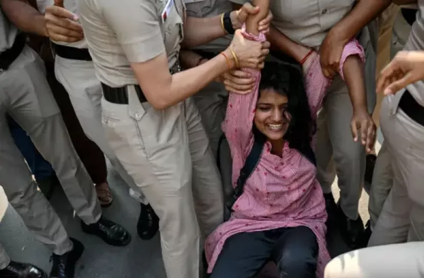 Delhi Police detains top CJP leaders after flash protest