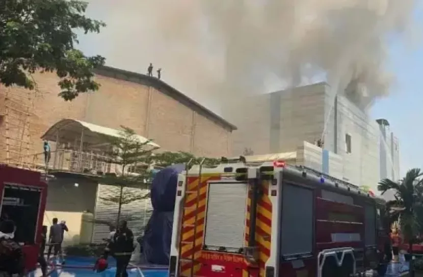 Army joins efforts to control Tongi factory fire