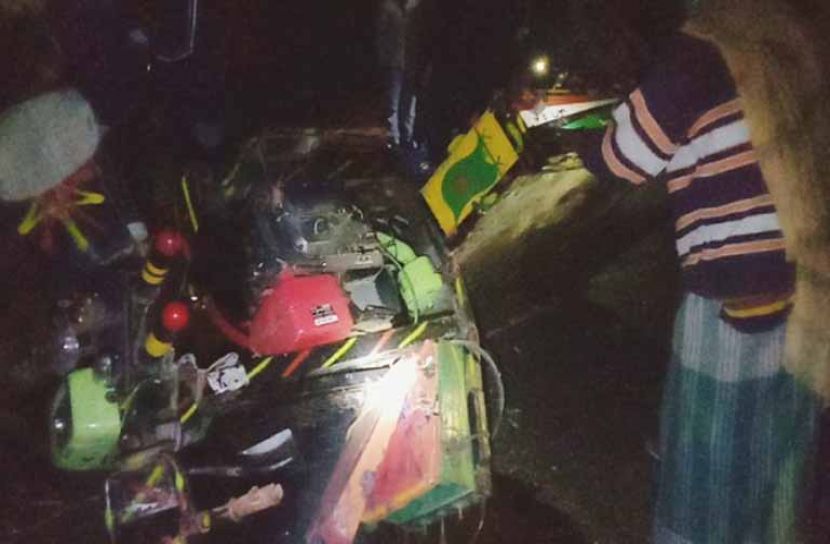 চট্টগ্রামে দুটি বাস কাউন্টার গুড়িয়ে দিলো জিপিএইচের লরী